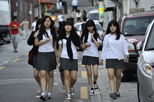 Đồng phục học sinh Hàn Quốc có đẹp nhất thế giới  CÔNG TY CỔ PHẦN TƯ VẤN  DU HỌC VÀ THƯƠNG MẠI VJ